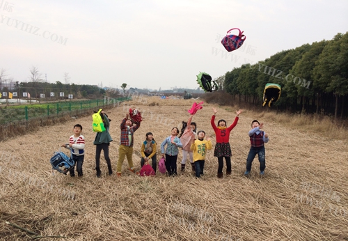 祝賀《假日總動(dòng)員》開(kāi)機(jī)學(xué)員劉碩與鄭鄭劇組工作與實(shí)習(xí)