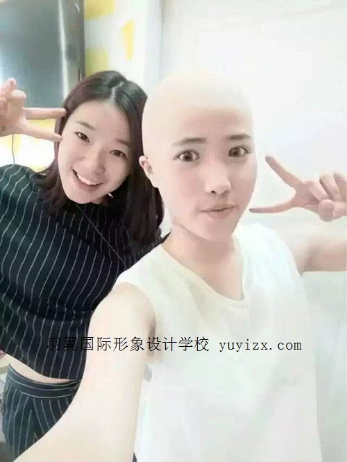 光頭造型，羽翼國際妹子們這樣玩的